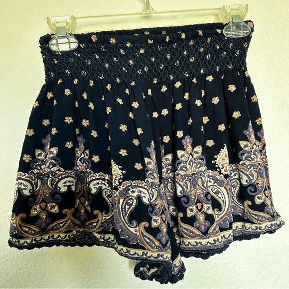 Angie Bohemian Style Navy Blue Floral Flowy Women's Shorts - Picture 1 of 6